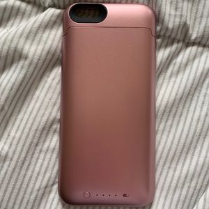 Rose gold mophie iPhone 6 Plus charging case